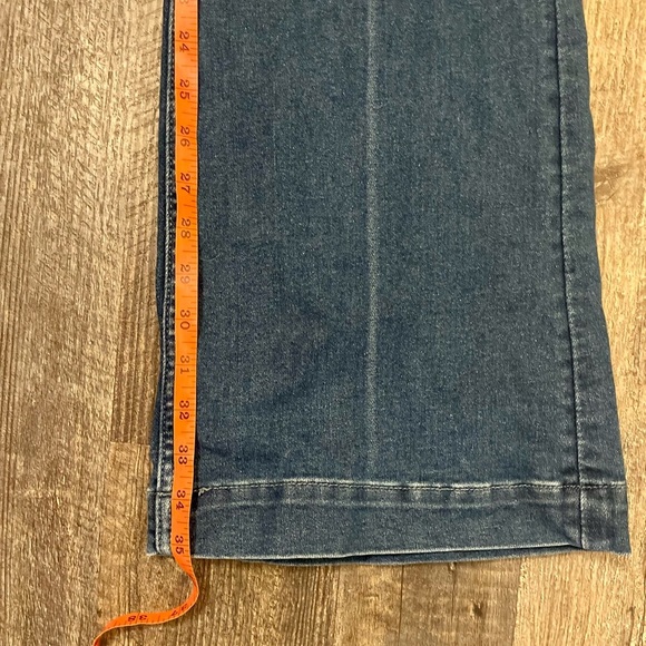 Old Navy Blue Flare & Wide Leg Jeans - Picture 10 of 12